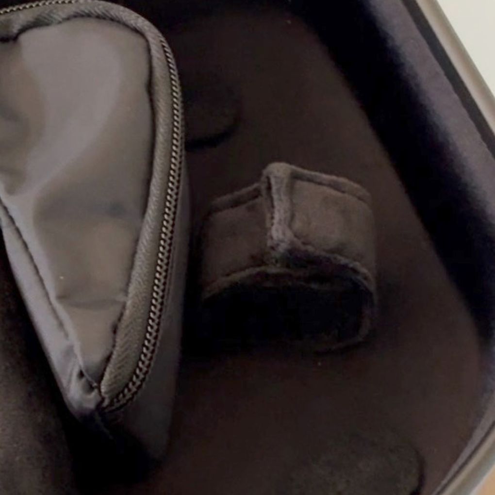 Bam Bonbon violin case shoulder rest strap